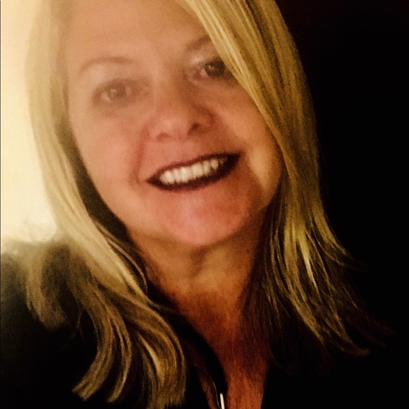 Meet your Posher, Sandi - Picture 3 of 16